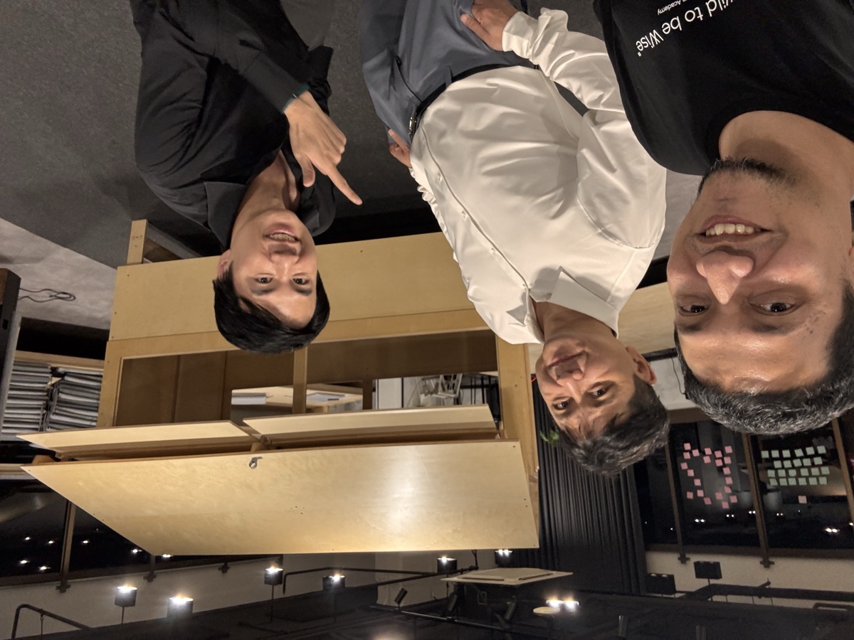 เพื่อนๆ ชมกระท่อม