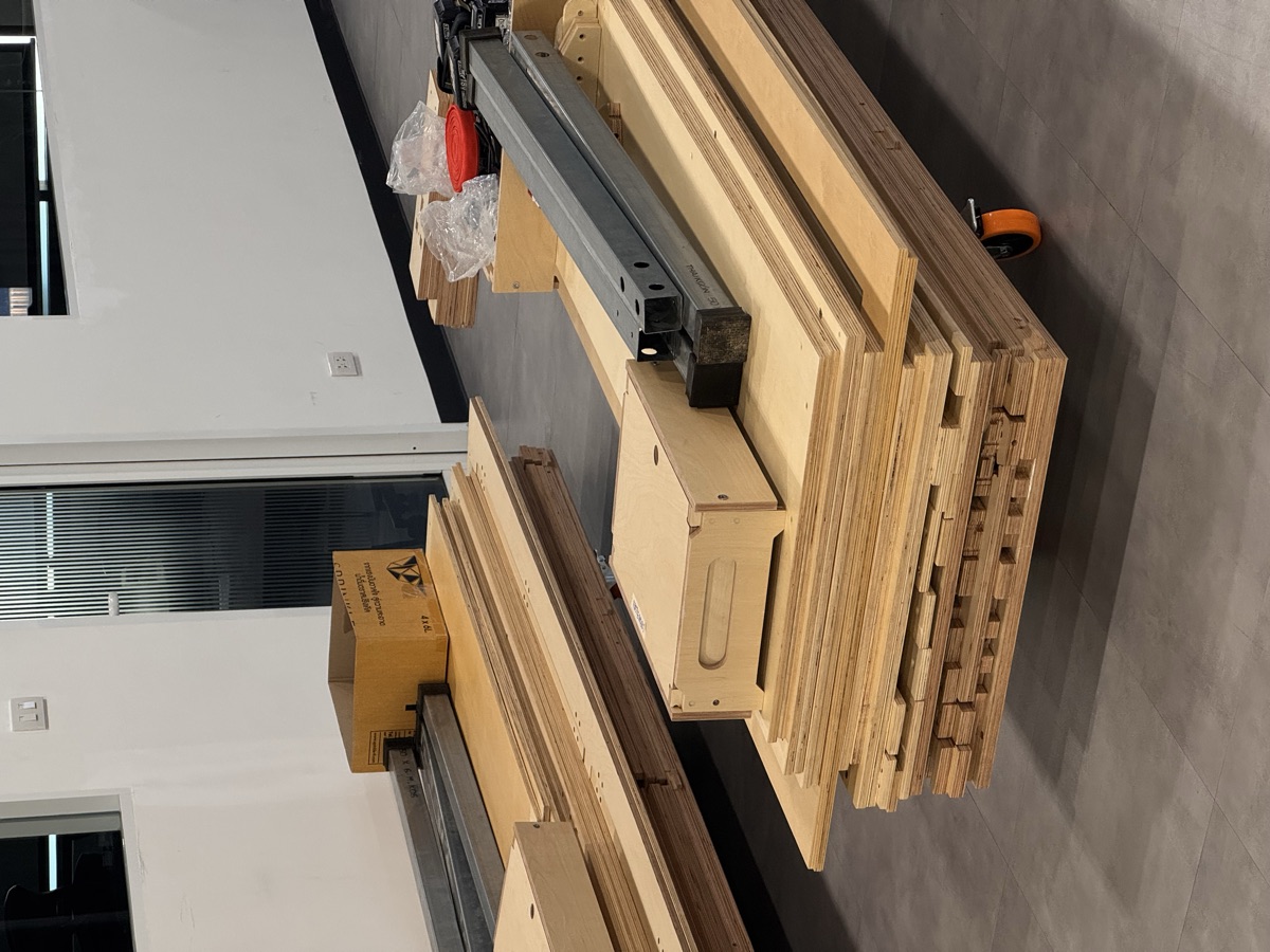 แผ่นไม้ชิ้นส่วนกระท่อม